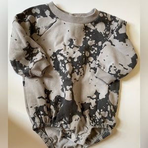 Sweater - paint stain - NB